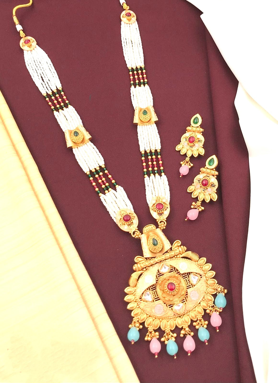 Vaishnavi Rajwadi Set