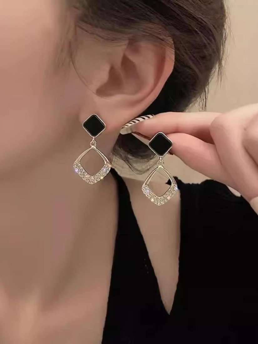 Slay Drops Earrings