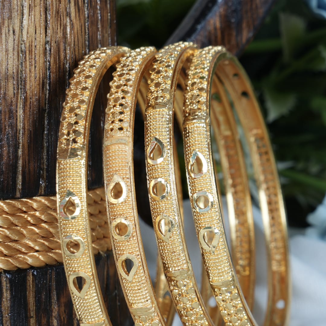 Veena Bangle. (Set of 4)