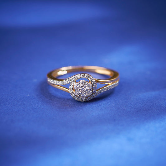 Elegant Gold Diamond Cluster Ring